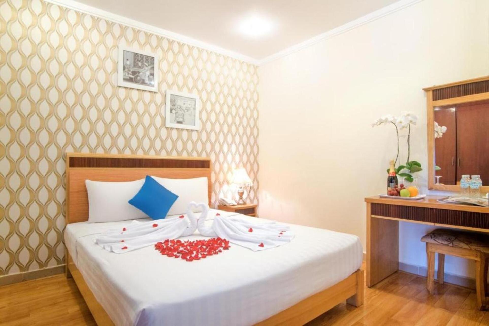 Ruby Saigon Hotel - Ben Thanh Ho Chi Minh Zewnętrze zdjęcie